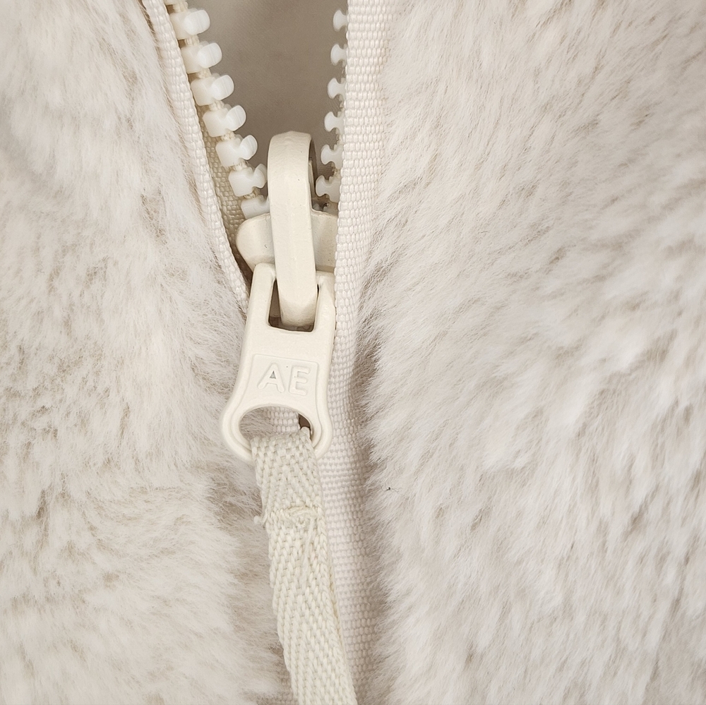 AMERICAN EAGLE white reversible puffer jacket, size S -MISSING HOOD- - Picture 7 of 7